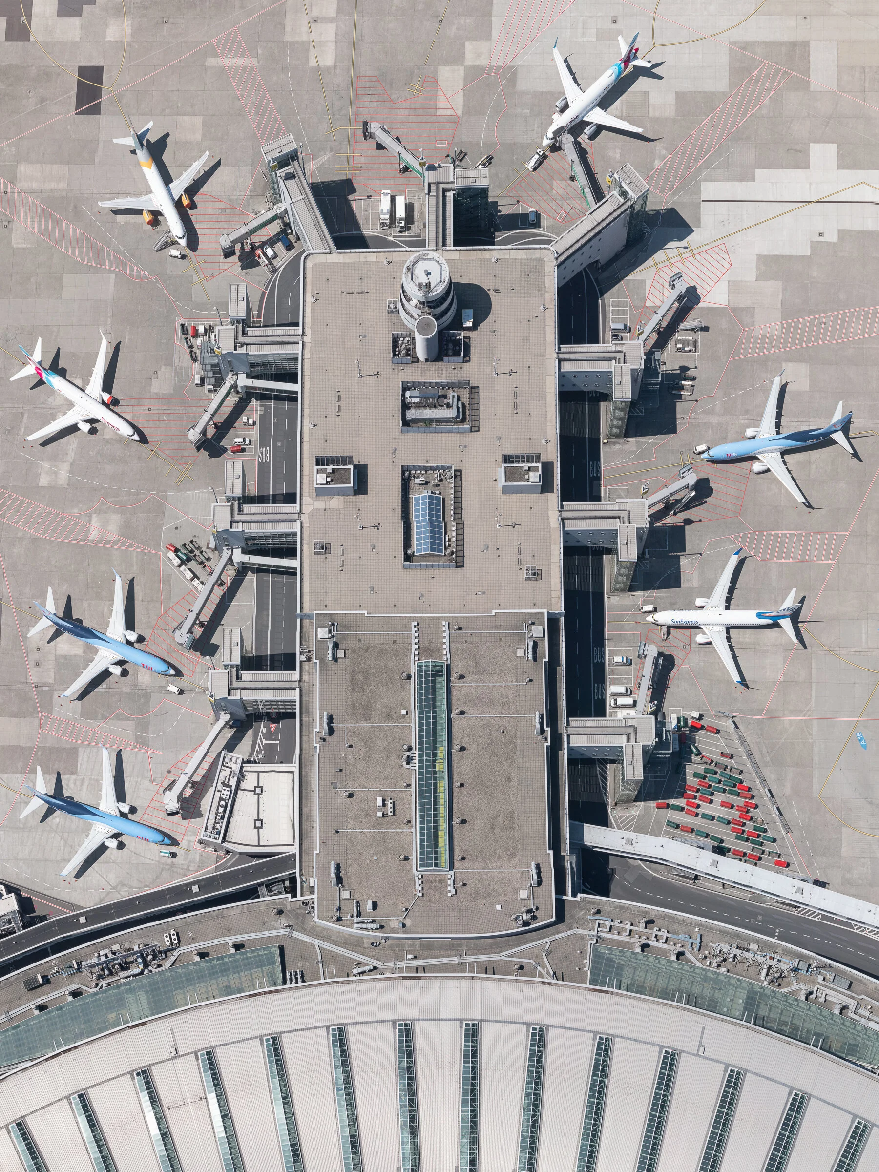 ellectric — 'The Lockdown Series' by Tom Hegen